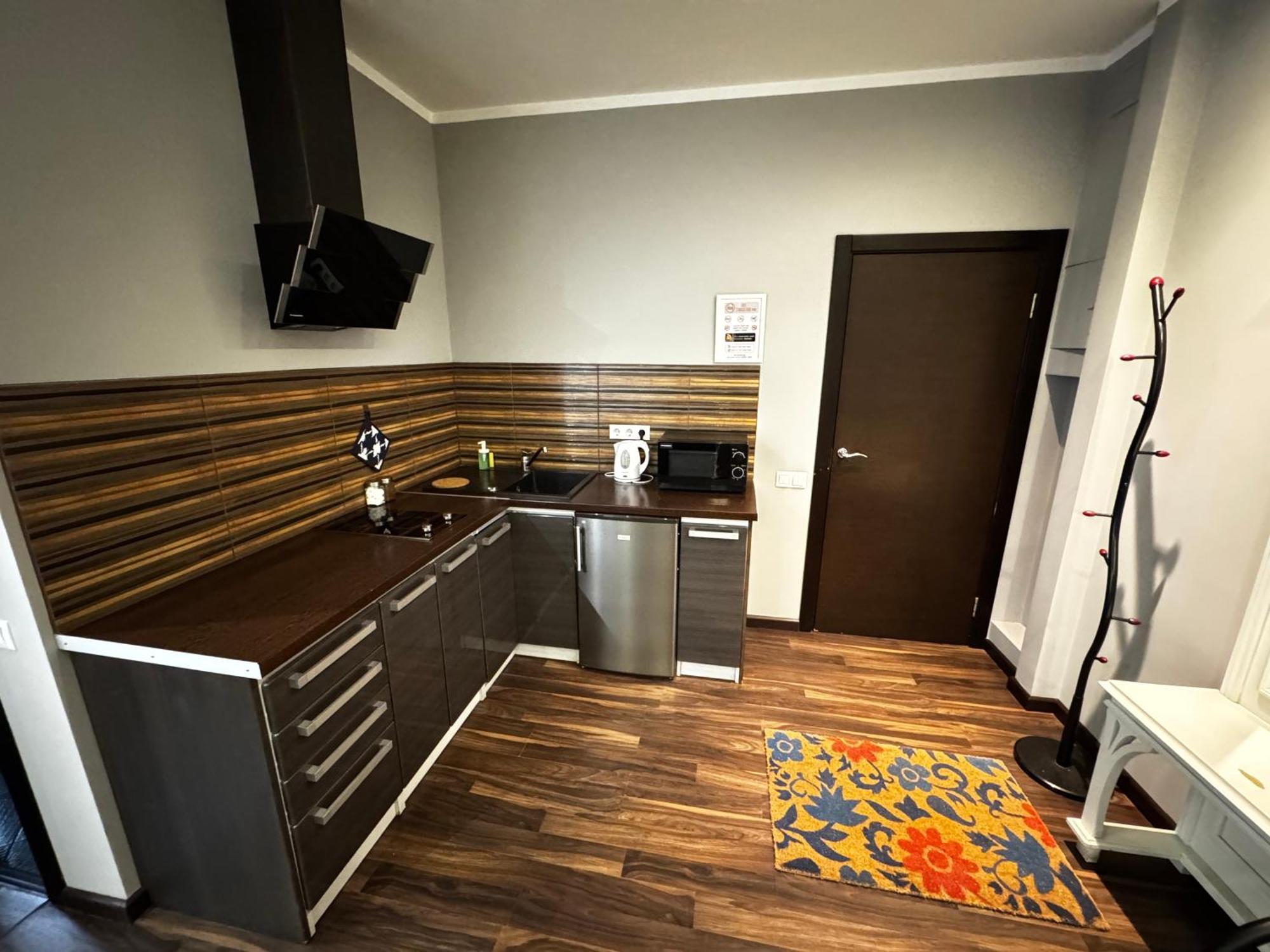 Aparthotel Riga Ngoại thất bức ảnh A typical kitchen in a typical apartment